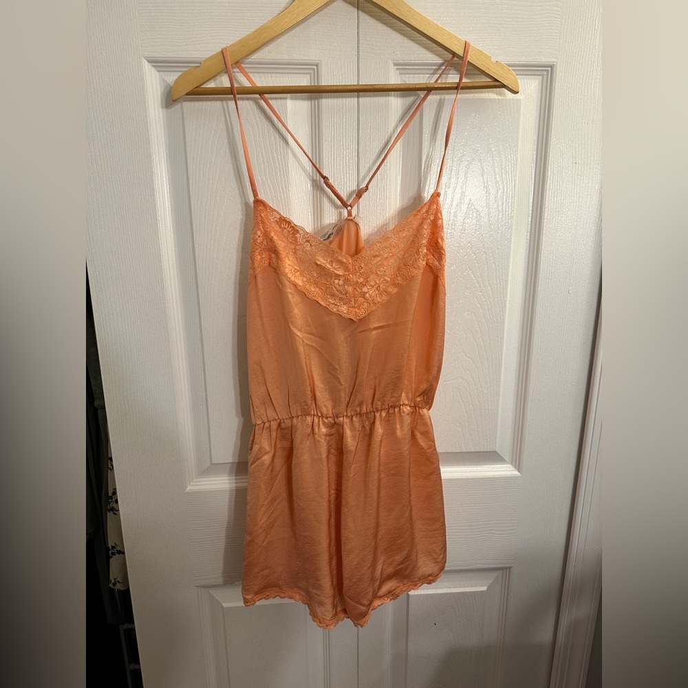 NWOT Lulus Wanna Cuddle Light Orange Lace Lounge Romper - Picture 5 of 6